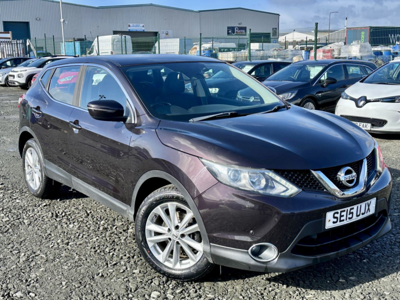 2015 Nissan Qashqai 1.2 Dig-T Acenta in Black — image 1