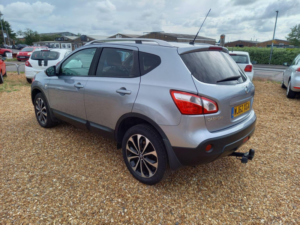 2012 Nissan Qashqai 1.5 Dci N-Tec+ 2WD Euro 5 5dr in Grey — image 5
