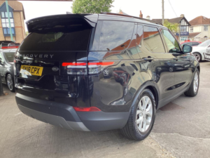 2018 Land Rover Discovery 2.0 Sd4 Se Auto 4WD Euro 6 (s/s) 5dr in Black — image 5