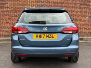 2017 Vauxhall Astra 1.6 Cdti Blueinjection Sri Sports Tourer Euro 6 (s/s) 5dr in Blue — image 6