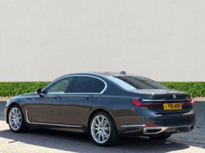 2019 BMW 7 Series 3.0 730d Saloon 4dr Diesel Auto Euro 6 (s/s) (265 Ps) in Grey — image 5