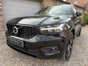 2021 Volvo Xc40 2.0 R-Design B4 (petrol) in Black — image 5