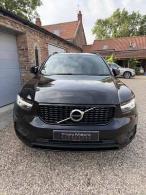 2021 Volvo Xc40 2.0 R-Design B4 (petrol) in Black — image 6
