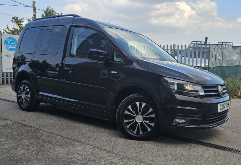 2016 Volkswagen Caddy Life 2.0 Tdi Bluemotion Tech in Purple — image 1