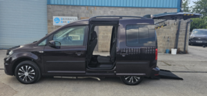 2016 Volkswagen Caddy Life 2.0 Tdi Bluemotion Tech in Purple — image 2