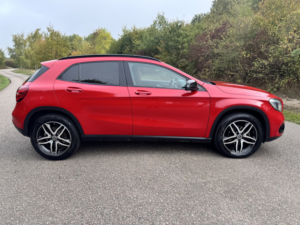 2019 Mercedes-Benz Gla 1.6 Gla180 Urban Edition in Red — image 5