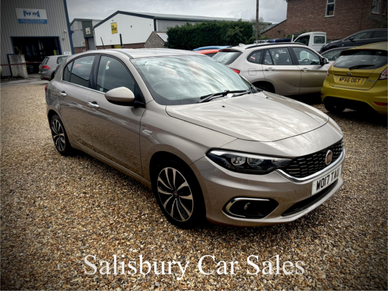 2017 Fiat Tipo 1.4 Tipo Hatchback 1.4 95hp Lounge in Grey — image 1