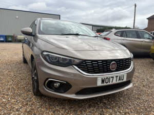 2017 Fiat Tipo 1.4 Tipo Hatchback 1.4 95hp Lounge in Grey — image 2