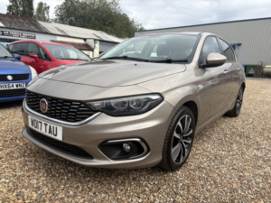2017 Fiat Tipo 1.4 Tipo Hatchback 1.4 95hp Lounge in Grey — image 5