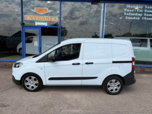 2020 Ford Transit Courier 1.5 Tdci Trend Panel Van 5dr Diesel Manual L1 Euro 6 75 Ps in White — image 3