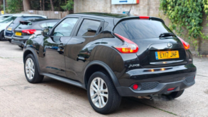 2017 Nissan Juke 1.2 Dig-T N-Connecta Euro 6 (s/s) 5dr in Black — image 5