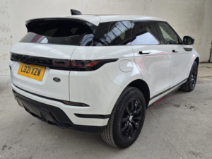 2021 Land Rover Range Rover Evoque 1.5 P300e 12.2kwh Autobiography in White — image 4