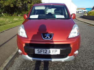 2012 Peugeot Partner Tepee 1.6 Hdi Tepee S Horizon in Red — image 4