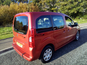 2012 Peugeot Partner Tepee 1.6 Hdi Tepee S Horizon in Red — image 6