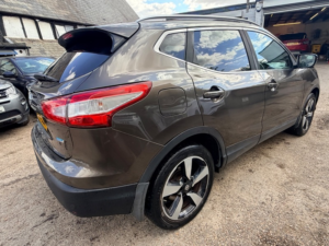 2016 Nissan Qashqai Dci N-Tec Plus in Bronze — image 6
