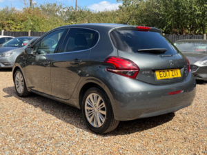 2017 Peugeot 208 1.2 Puretech Allure Euro 6 5dr in Grey — image 2