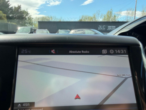 2017 Peugeot 208 1.2 Puretech Allure Euro 6 5dr in Grey — image 3