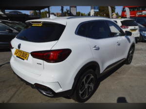 2023 MG MG Hs 1.5 T-Gdi Se in White — image 2