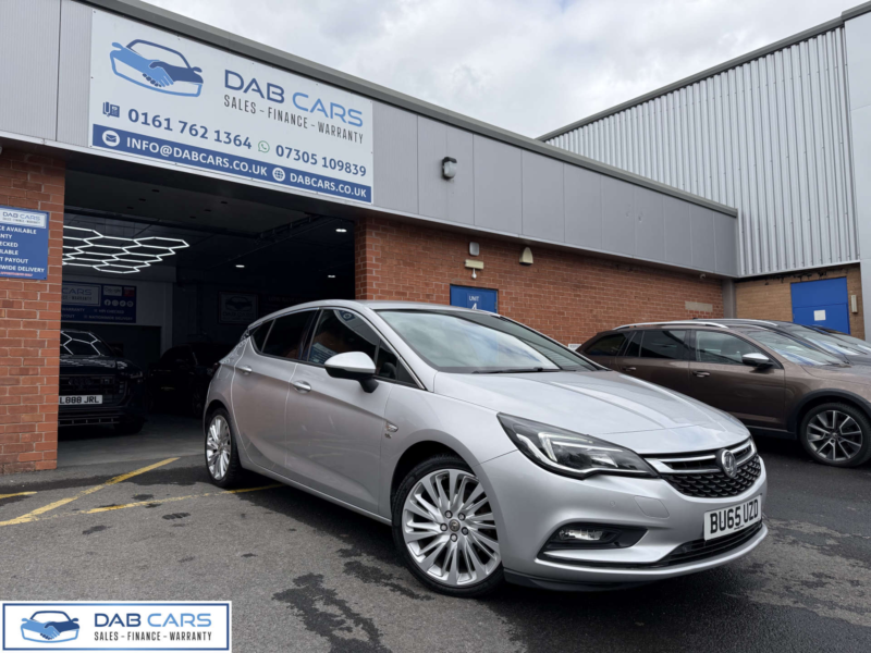 2015 Vauxhall Astra 1.6 Astra Elite Nav Cdti S/s 5dr in Silver — image 1
