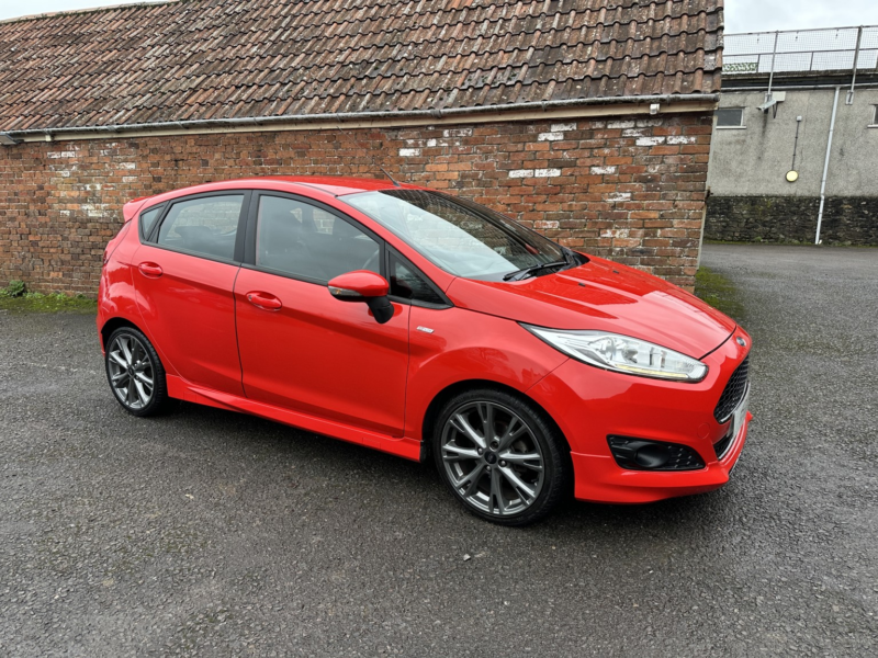 2017 Ford Fiesta 1.0 T Ecoboost St-Line in Red — image 1