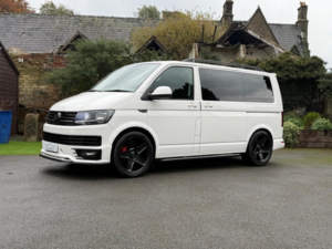 2016 Volkswagen Transporter Shuttle 2.0 Tdi Bluemotion Tech S in White — image 2