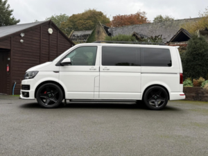 2016 Volkswagen Transporter Shuttle 2.0 Tdi Bluemotion Tech S in White — image 3