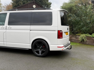 2016 Volkswagen Transporter Shuttle 2.0 Tdi Bluemotion Tech S in White — image 5