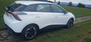 2024 MG Mg4 64kwh Se Long Range Auto 5dr in White — image 2