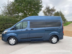 2019 Ford Transit Custom 2.0 320 Ecoblue Trend 7 SEAT + 1 Wheelchair in Blue — image 2
