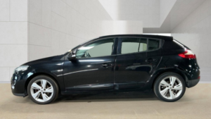 2012 Renault Megane 1.6 16v Dynamique Tomtom Hatchback 5dr Petrol Manual Euro 5 (110 Ps) in Black — image 6
