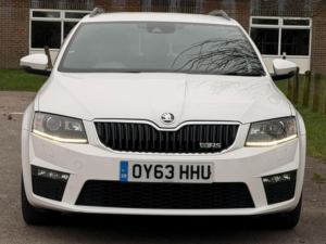 2013 Skoda Octavia 2.0 Tfsi Vrs Euro 6 (s/s) 5dr in White — image 3