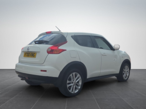 2012 Nissan Juke 1.6 Acenta Premium SUV 5dr Petrol Manual Euro 5 (s/s) (117 Ps) in White — image 5