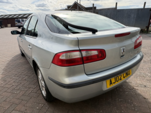 2002 Renault Laguna 1.8 16v Expression in Grey — image 4