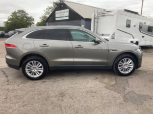 2017 Jaguar F-Pace 2.0 D180 Portfolio SUV 5dr Diesel Auto AWD Euro 6 (s/s) (180 Ps) in Silver — image 5