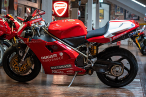 2000 Ducati 916 Sps Foggy Replica in Red — image 3