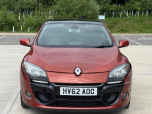 2012 Renault Megane 1.2 Tce Dynamique Tomtom Euro 5 (s/s) 3dr in Orange — image 2
