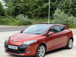 2012 Renault Megane 1.2 Tce Dynamique Tomtom Euro 5 (s/s) 3dr in Orange — image 3