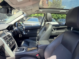 2016 Land Rover Discovery Sport Td4 Se Tech in Red — image 3