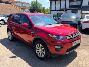 2016 Land Rover Discovery Sport Td4 Se Tech in Red — image 4