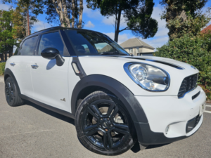 2011 MINI Countryman 1.6 Cooper S All4 Countryman in White — image 2