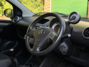 2013 Toyota Aygo 1.0 Vvt-I Fire in Black — image 4
