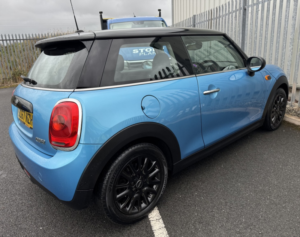 2018 MINI Cooper 1.5 in Blue — image 5