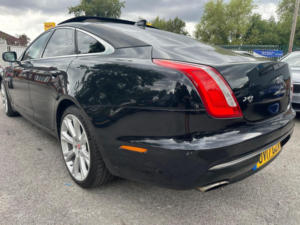 2017 Jaguar Xj 3.0d V6 Portfolio Auto Euro 6 (s/s) 4dr in Black — image 4