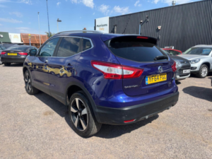 2014 Nissan Qashqai 1.5 Dci N-Tec+ 2WD Euro 5 (s/s) 5dr in Blue — image 2