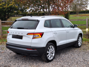 2020 Skoda Karoq 1.5 Tsi Act Se L in White — image 3