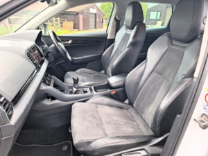 2020 Skoda Karoq 1.5 Tsi Act Se L in White — image 4