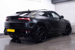2025 Lamborghini Urus 4.0 V8 Biturbo 25.9kwh Se Auto 4WD Euro 6 5dr in Black — image 2