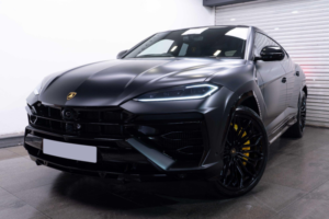 2025 Lamborghini Urus 4.0 V8 Biturbo 25.9kwh Se Auto 4WD Euro 6 5dr in Black — image 3