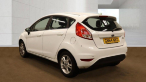 2014 Ford Fiesta 1.25 Zetec Euro 5 5dr in White — image 3