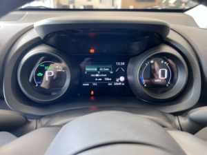 2022 Toyota Yaris 1.5 Vvt-H Design in White — image 6